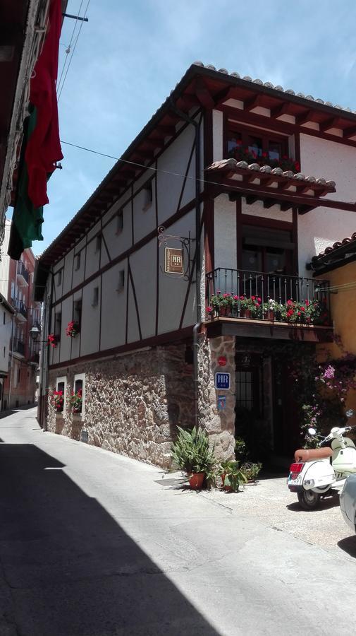 Hostal Rural Luna Y Hostal Rural Lunaposada Candeleda Exterior photo